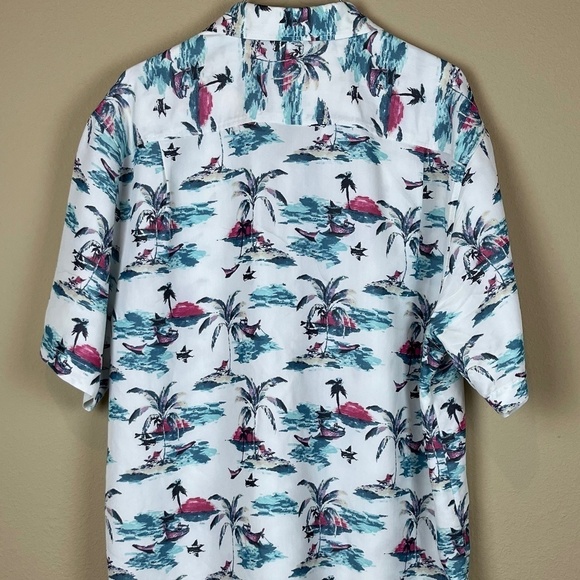 Tommy Bahama “The Coconut Point” White Tropical shirt; Size L; EUC - Picture 2 of 5